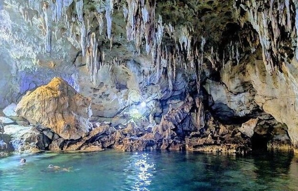 Hinagdanan Cave